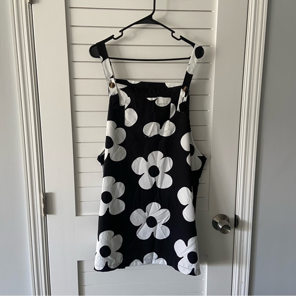 Flower Print Overall Black Dress Size 4XL